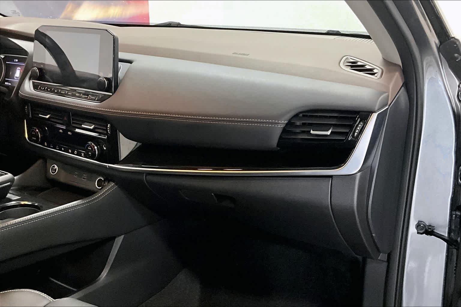 Thumbnail: 2023 Nissan Rogue - 20