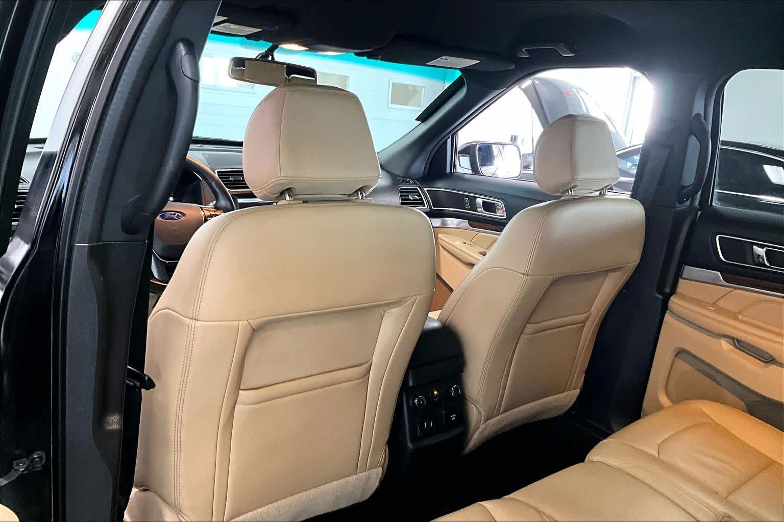 Thumbnail: 2016 Ford Explorer - 10