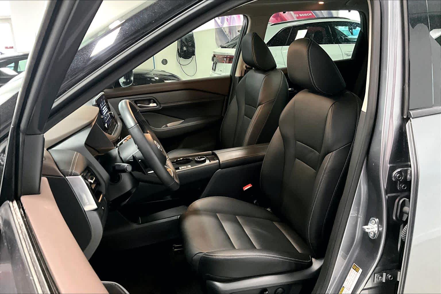 Thumbnail: 2023 Nissan Rogue - 9