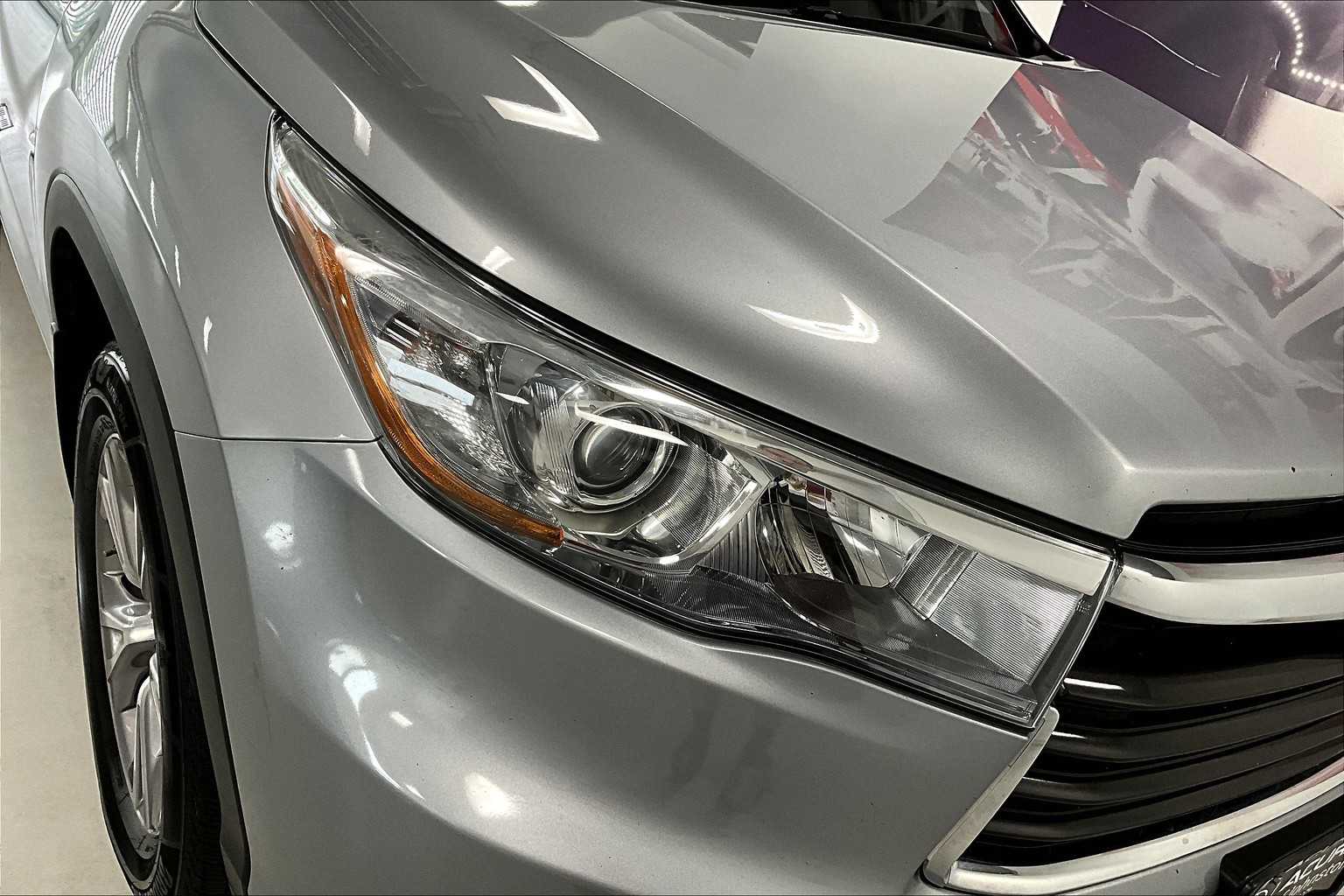 Thumbnail: 2015 Toyota Highlander - 29