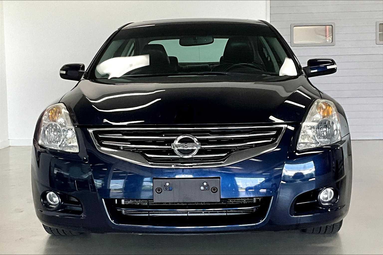 Thumbnail: 2010 Nissan Altima - 6