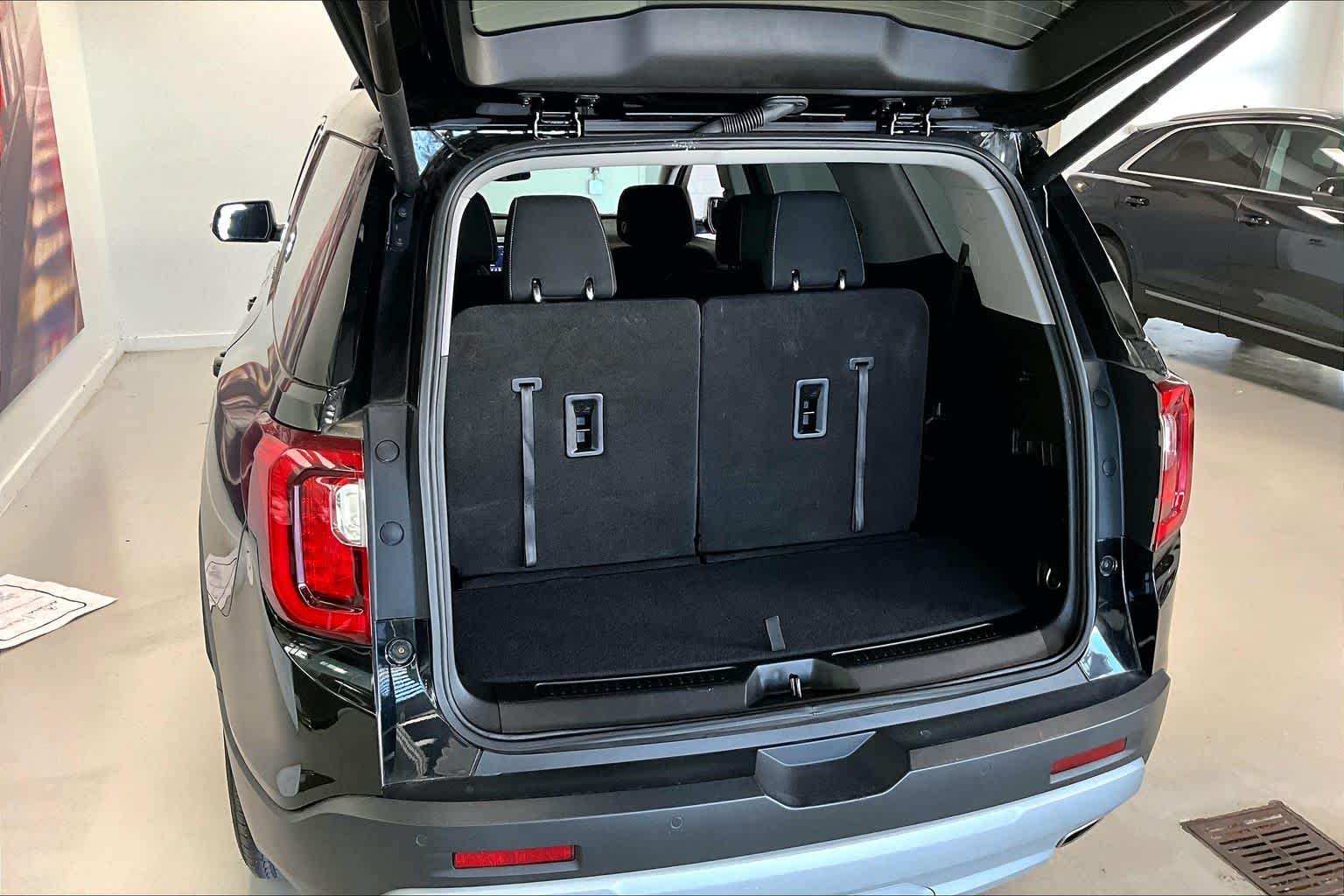 Thumbnail: 2023 GMC Acadia - 16