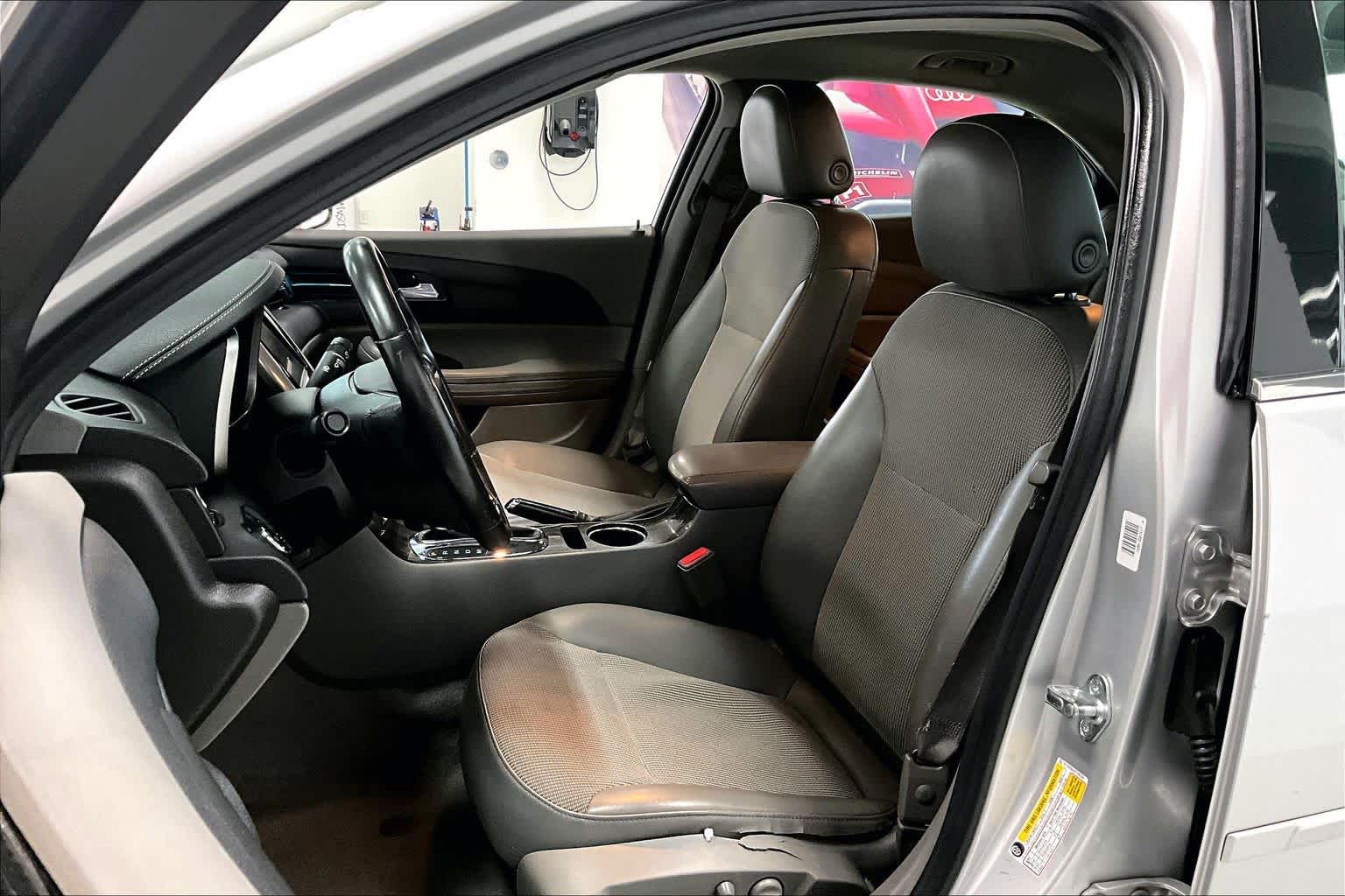 Thumbnail: 2015 Chevrolet Malibu - 10