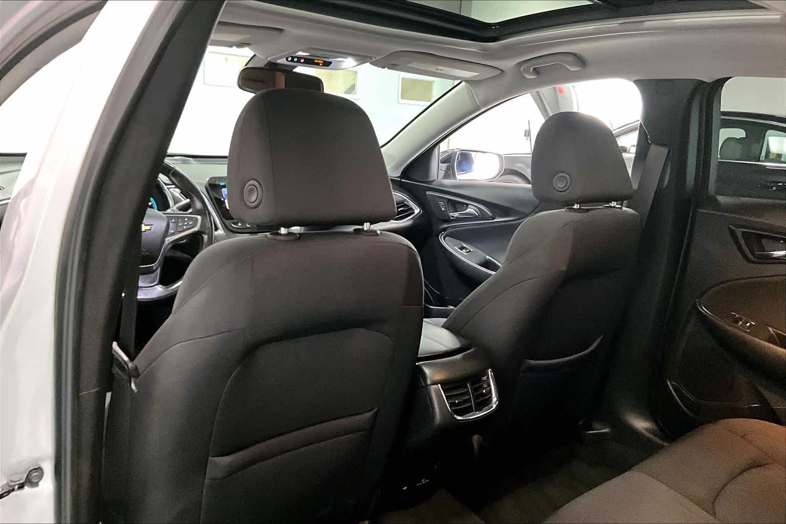 Thumbnail: 2018 Chevrolet Malibu - 11