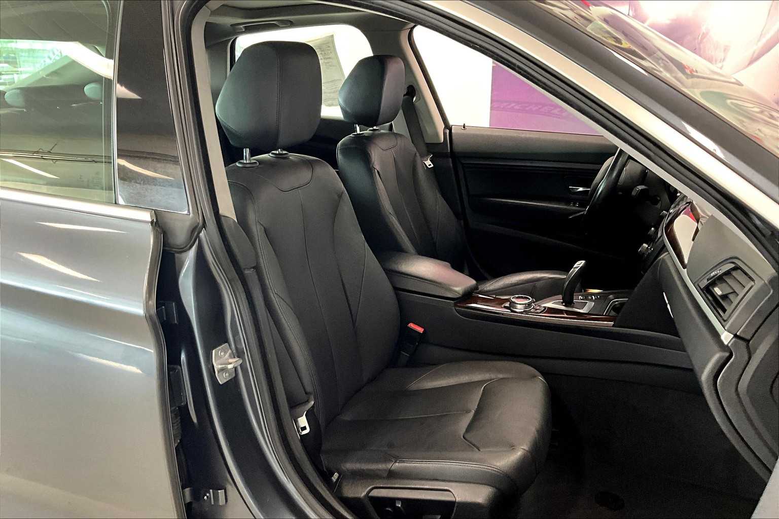 Thumbnail: 2015 BMW 3 Series - 11