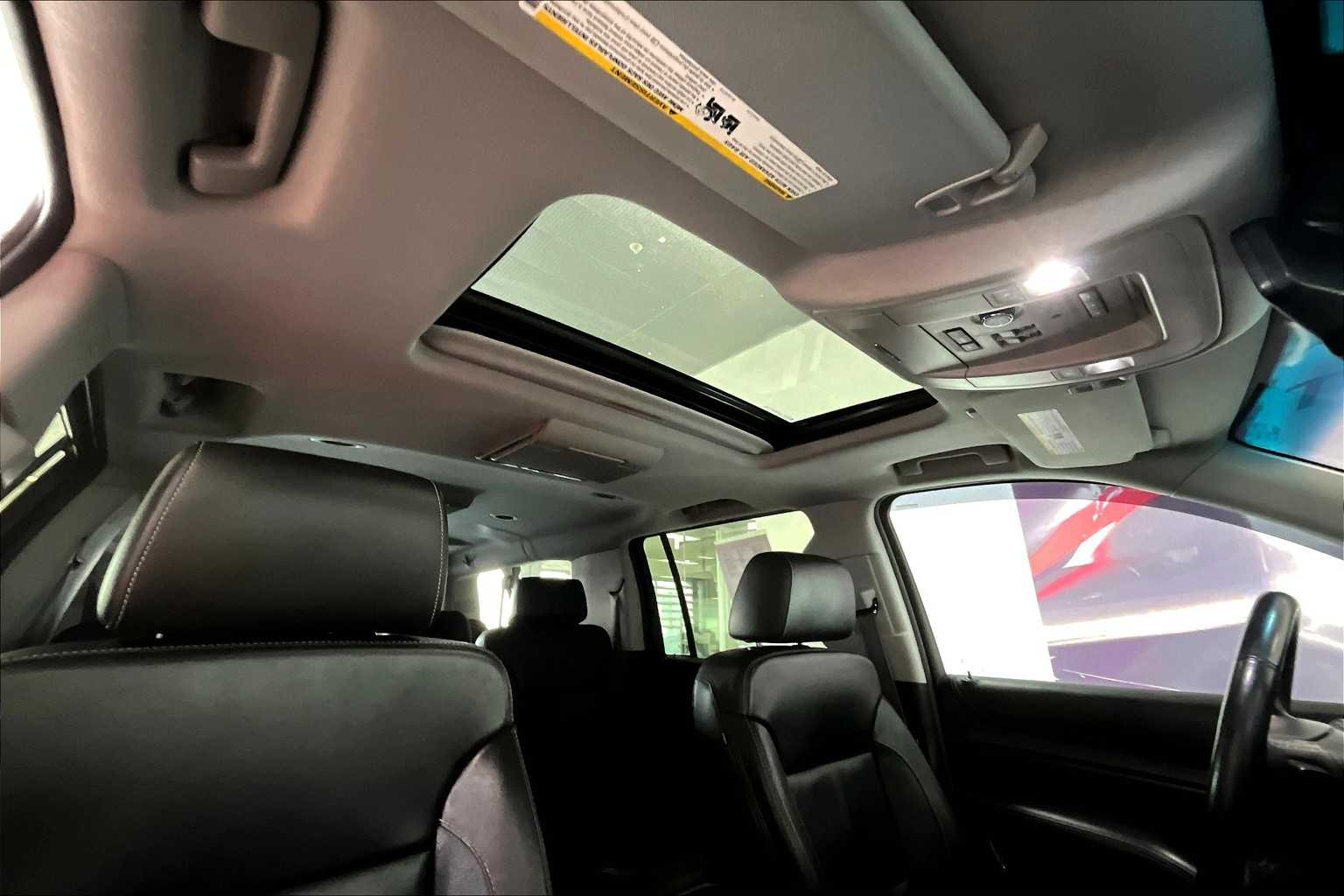 Thumbnail: 2016 Chevrolet Suburban - 28