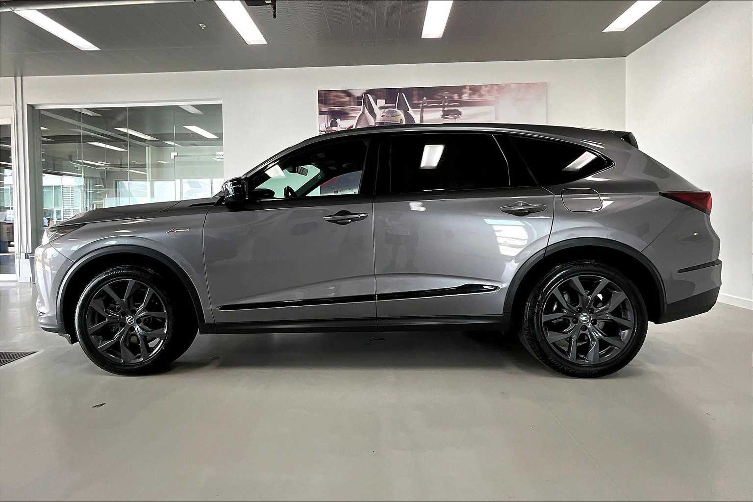 2023 Acura MDX SH-AWD A-Spec photo 3