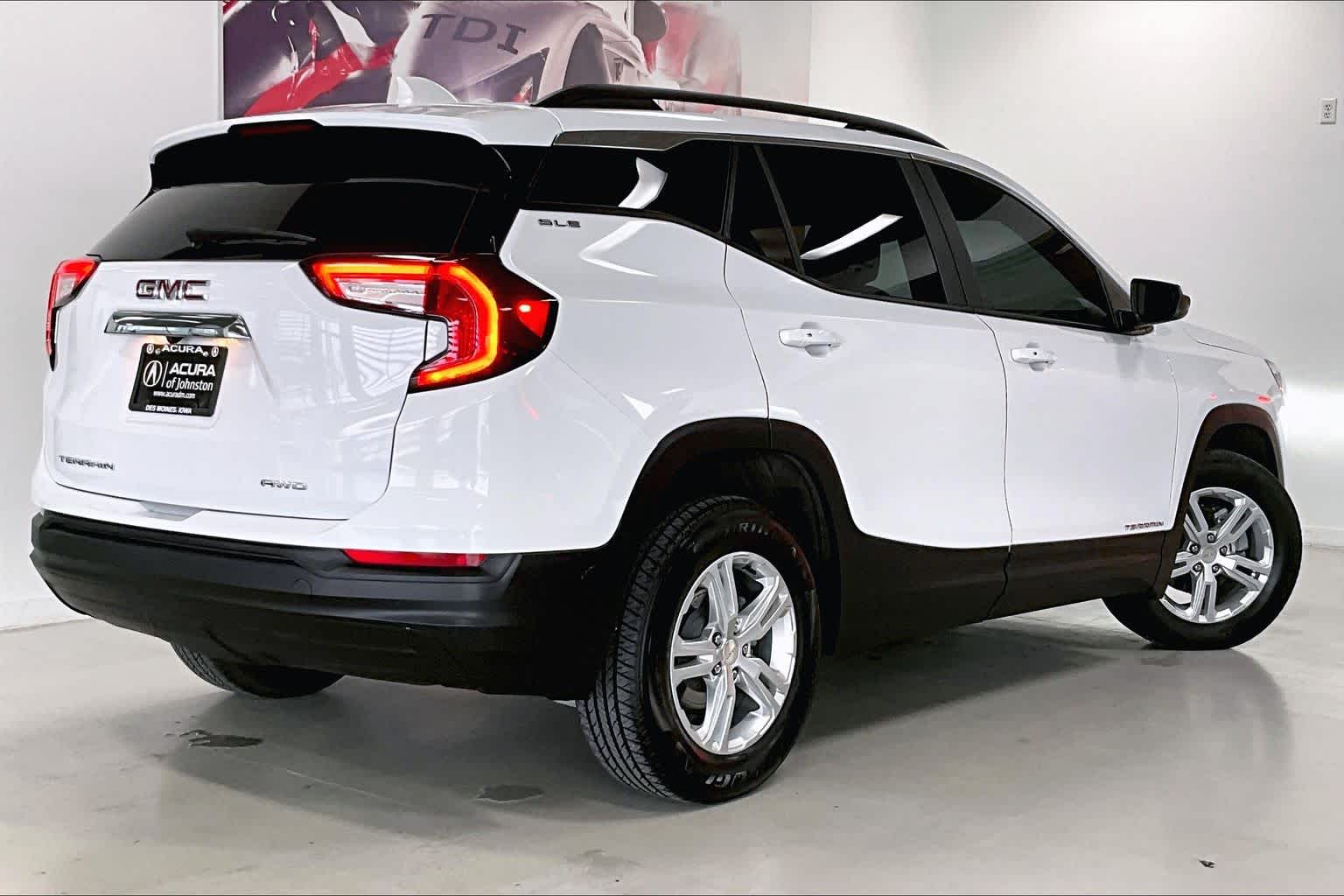 Thumbnail: 2022 GMC Terrain - 22