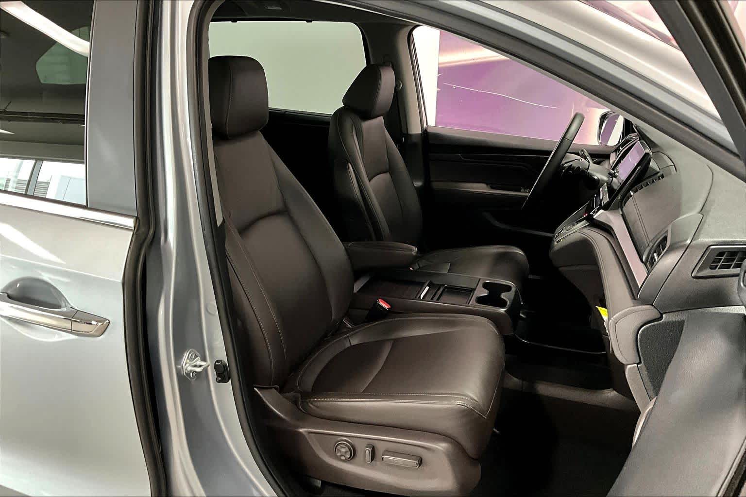 Thumbnail: 2023 Honda Odyssey - 12