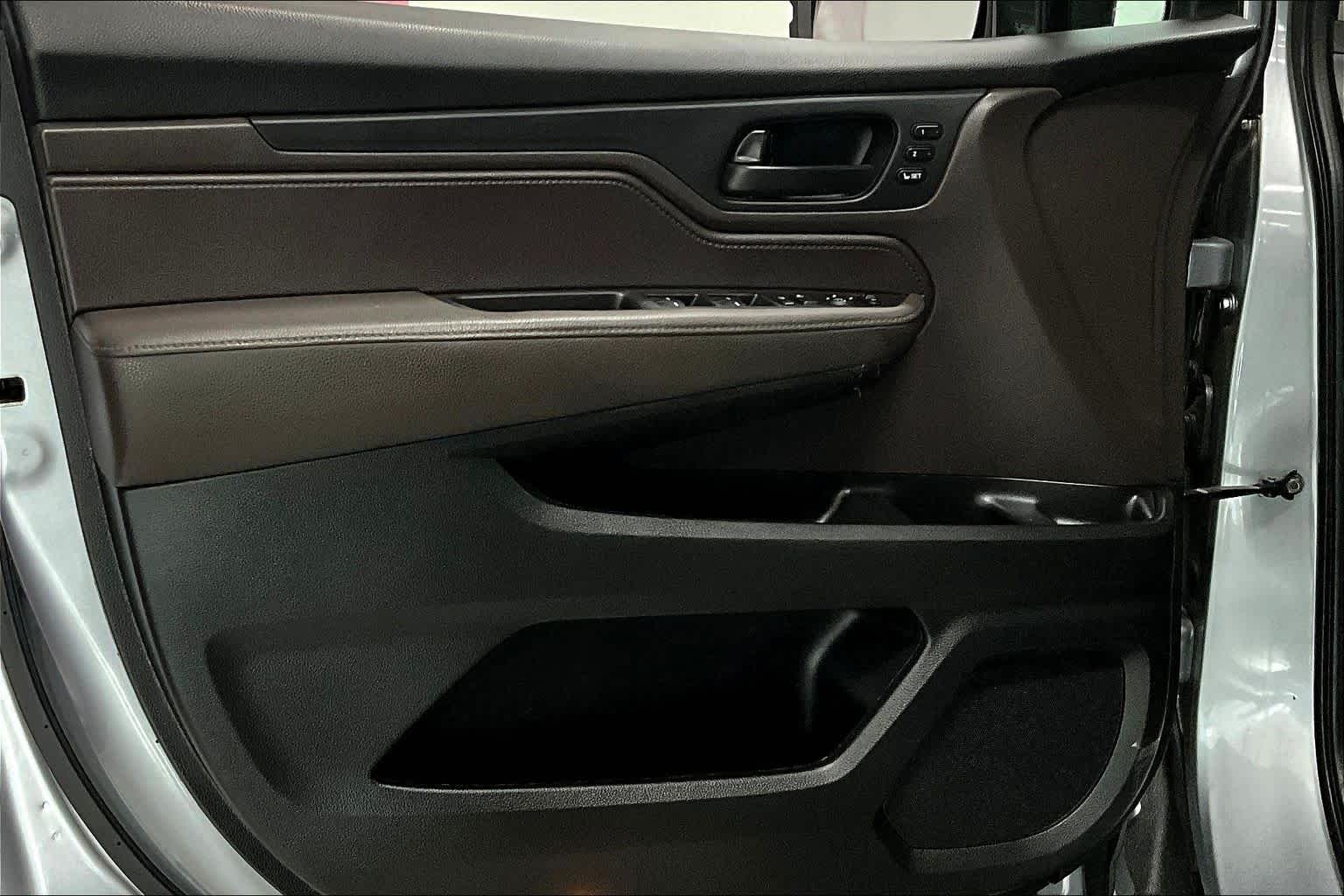 Thumbnail: 2023 Honda Odyssey - 24