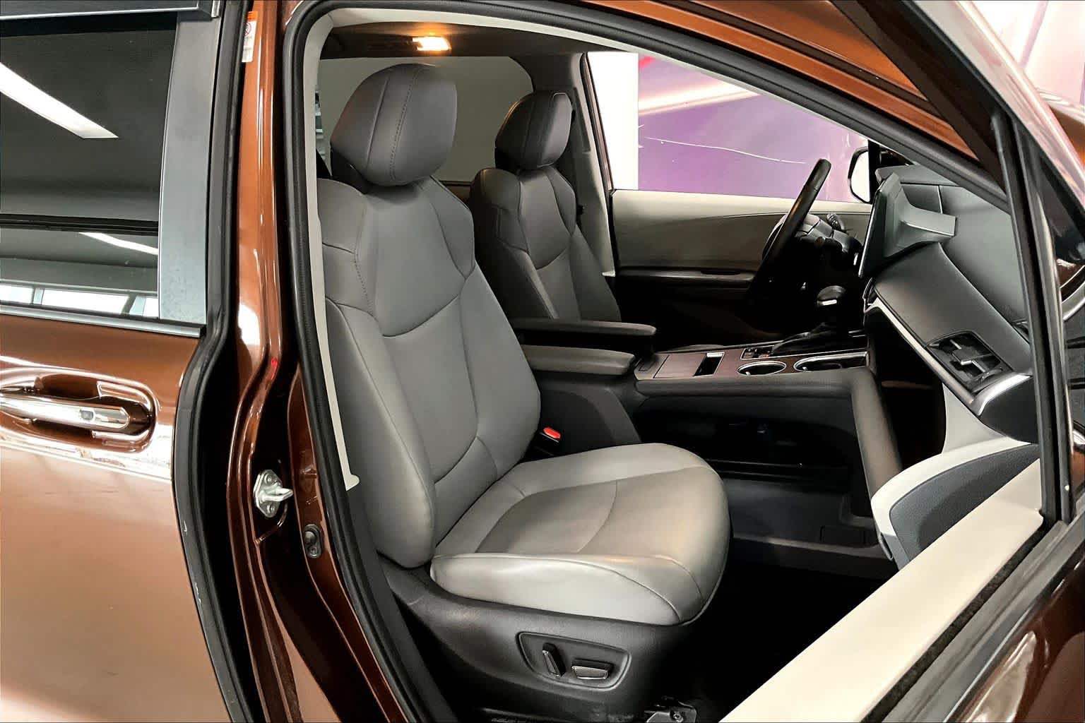 Thumbnail: 2022 Toyota Sienna - 12