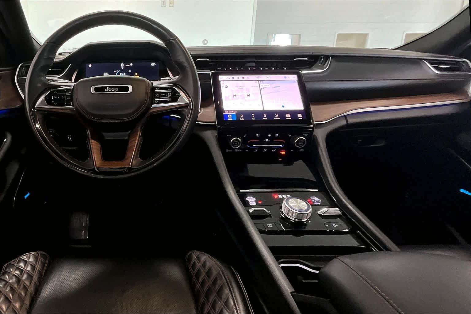 Thumbnail: 2022 Jeep Grand Cherokee - 12
