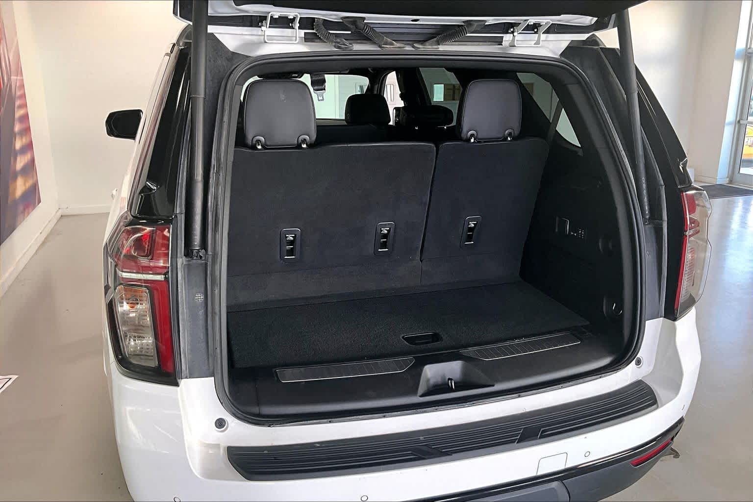 Thumbnail: 2023 Chevrolet Tahoe - 17