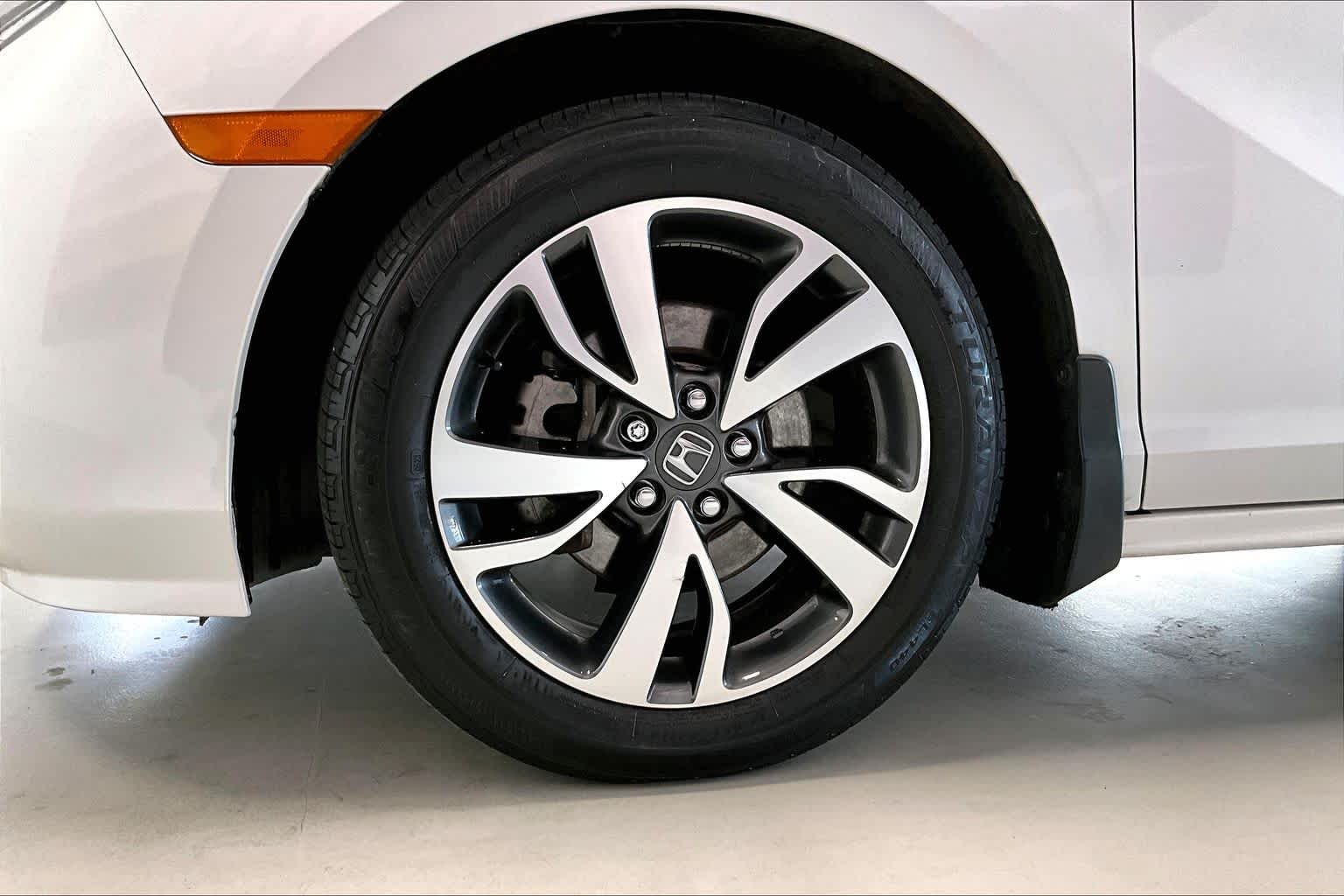 Thumbnail: 2023 Honda Odyssey - 8