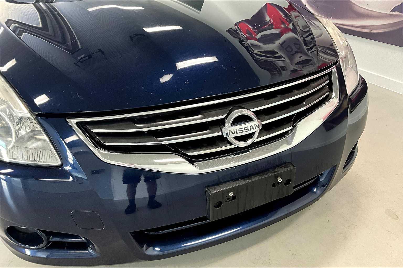 Thumbnail: 2010 Nissan Altima - 25