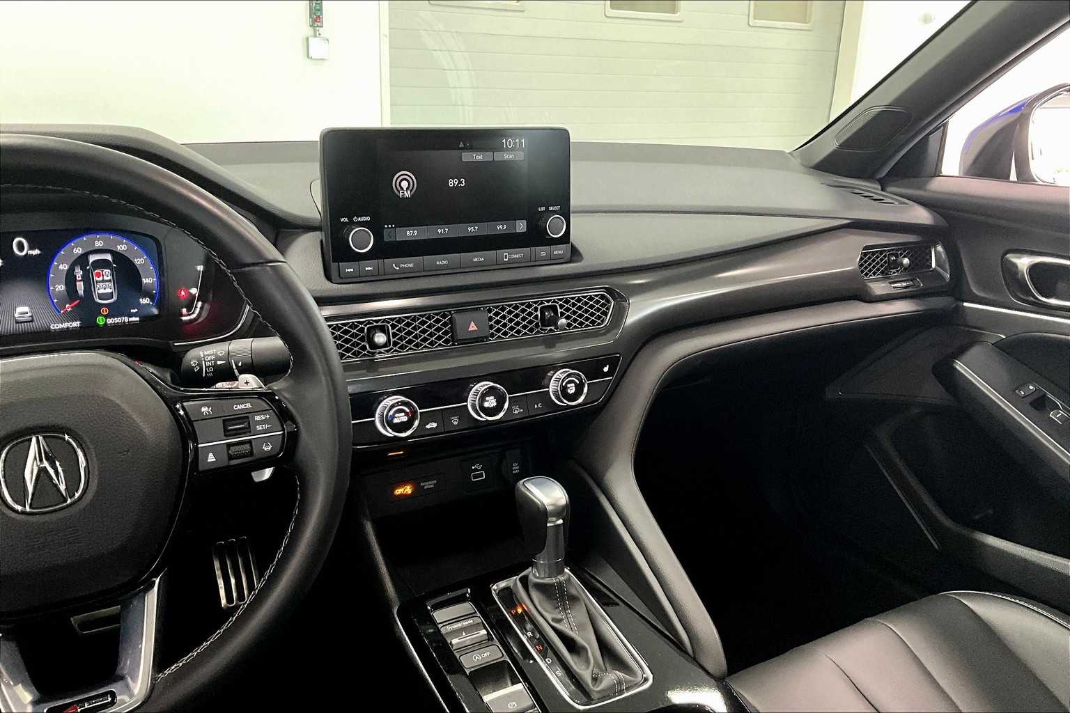 Thumbnail: 2025 Acura Integra - 14