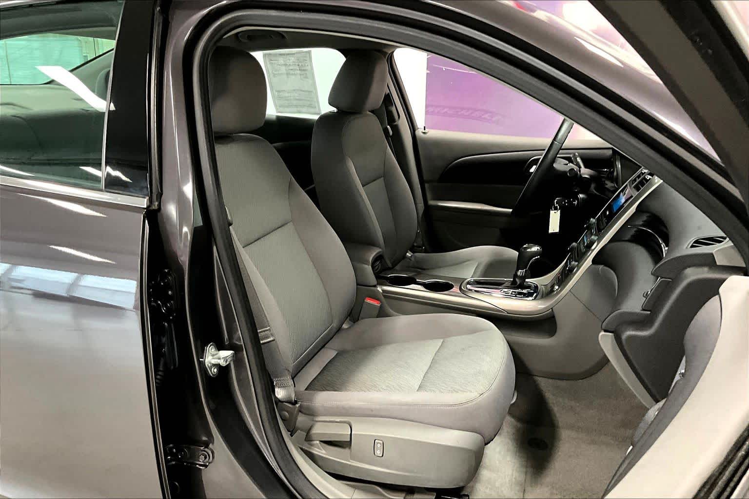 Thumbnail: 2013 Chevrolet Malibu - 12