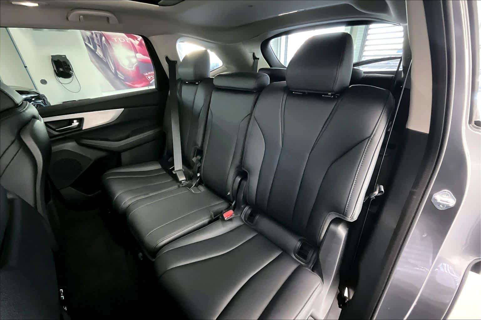 Thumbnail: 2023 Acura MDX - 27