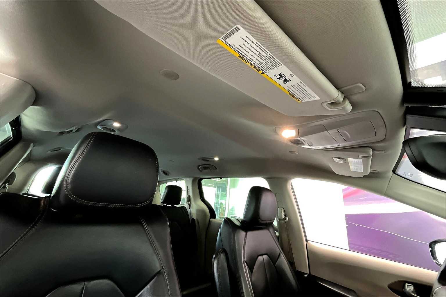 Thumbnail: 2017 Chrysler Pacifica - 27