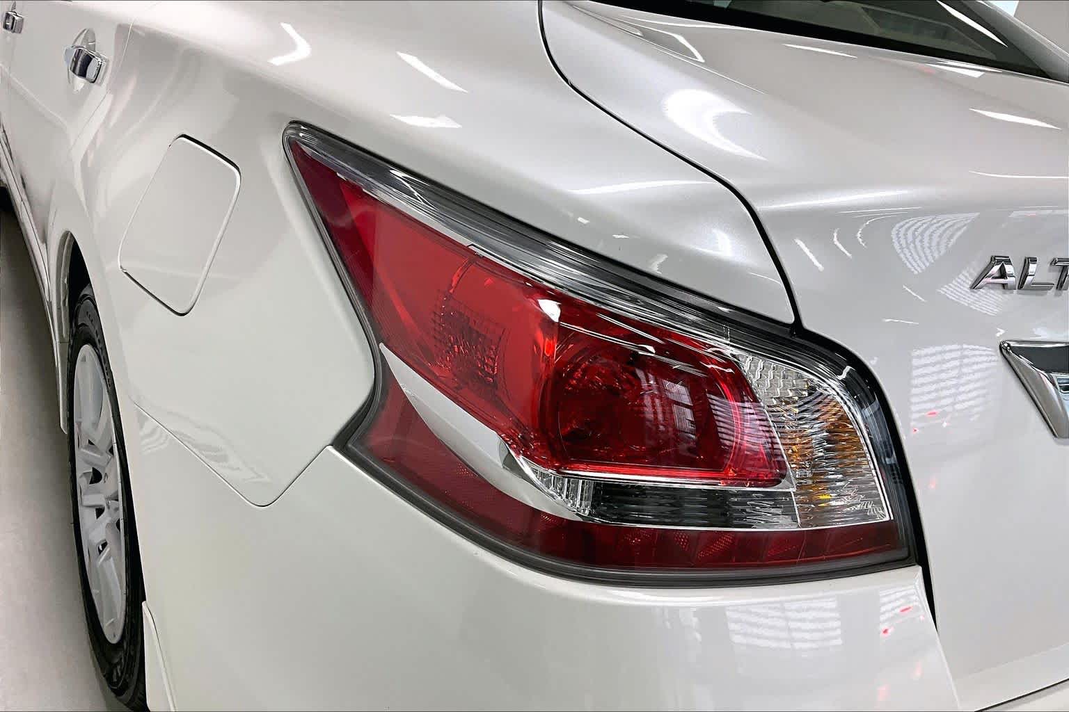 Thumbnail: 2015 Nissan Altima - 30