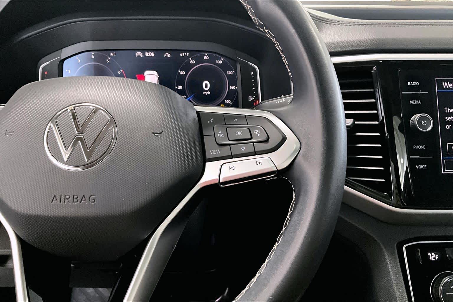 Thumbnail: 2023 Volkswagen Atlas - 21