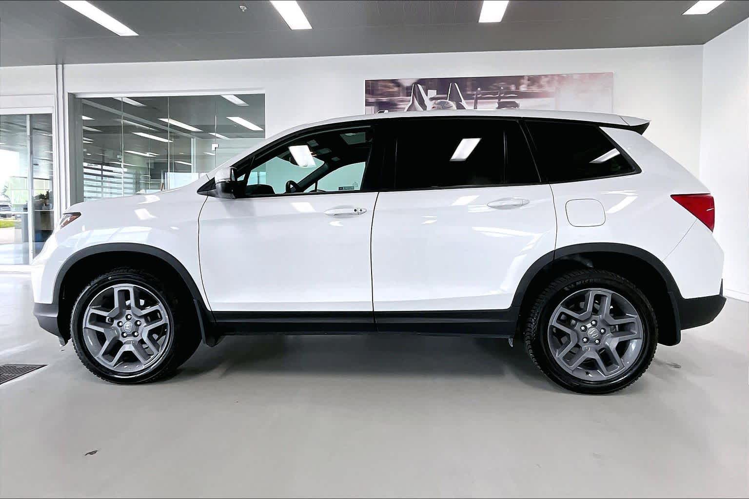 Thumbnail: 2022 Honda Passport - 3