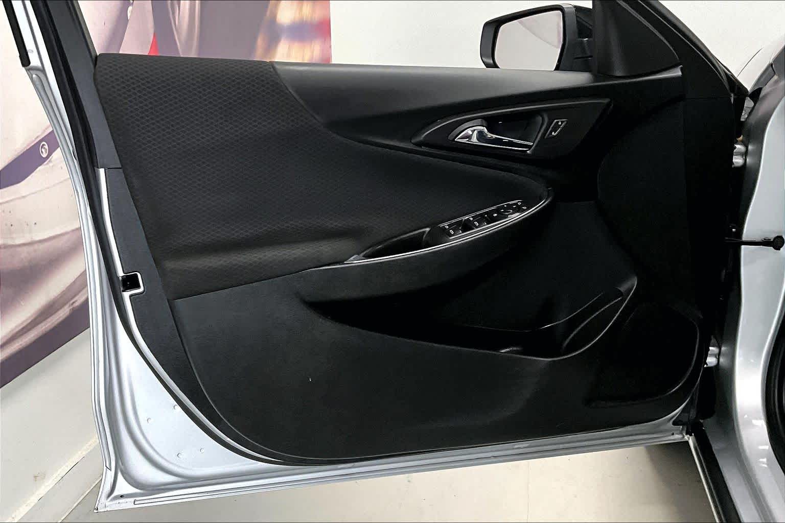 Thumbnail: 2018 Chevrolet Malibu - 25