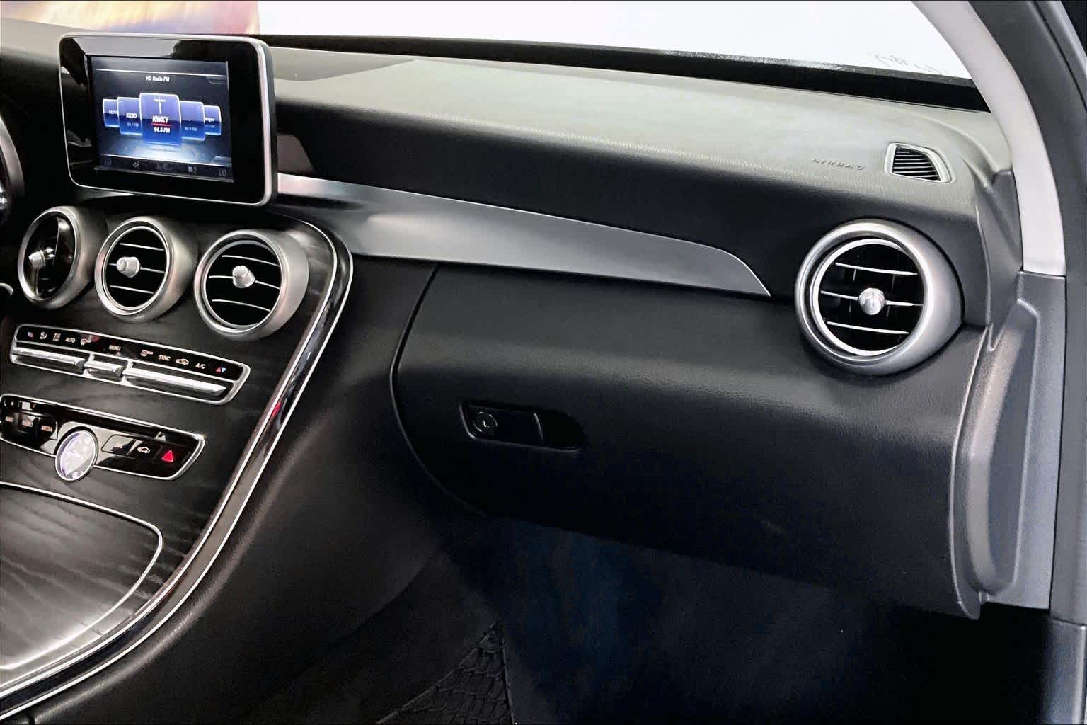 Thumbnail: 2016 Mercedes-Benz C-Class - 20