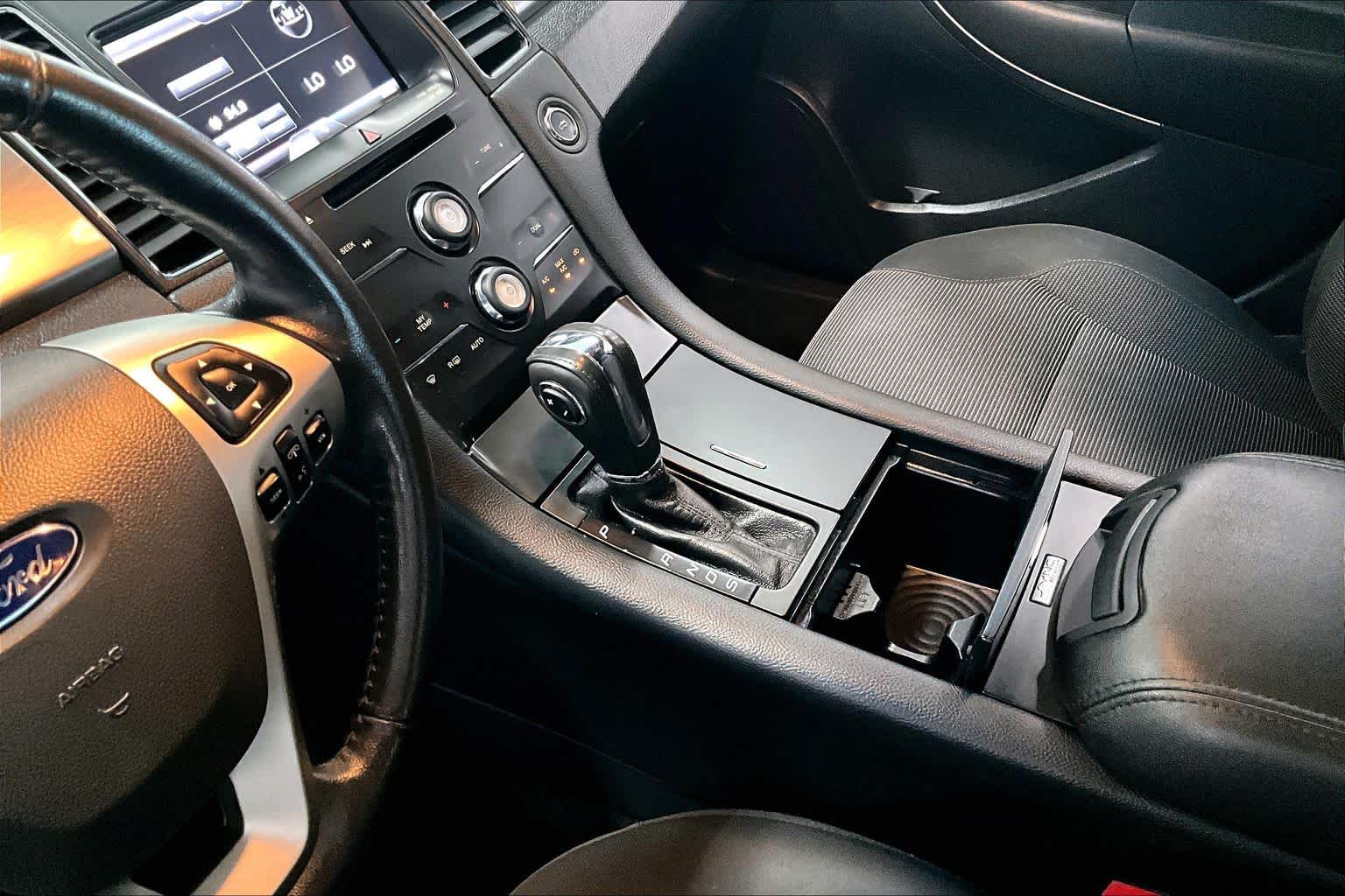 Thumbnail: 2014 Ford Taurus - 14