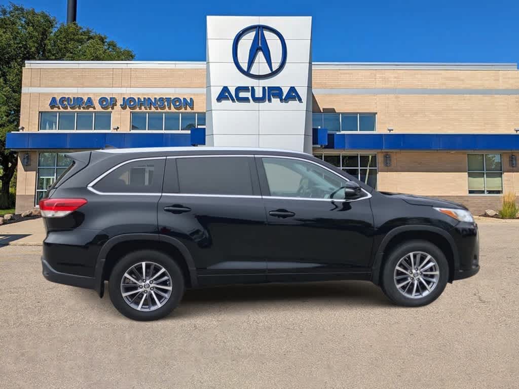 Thumbnail: 2018 Toyota Highlander - 9