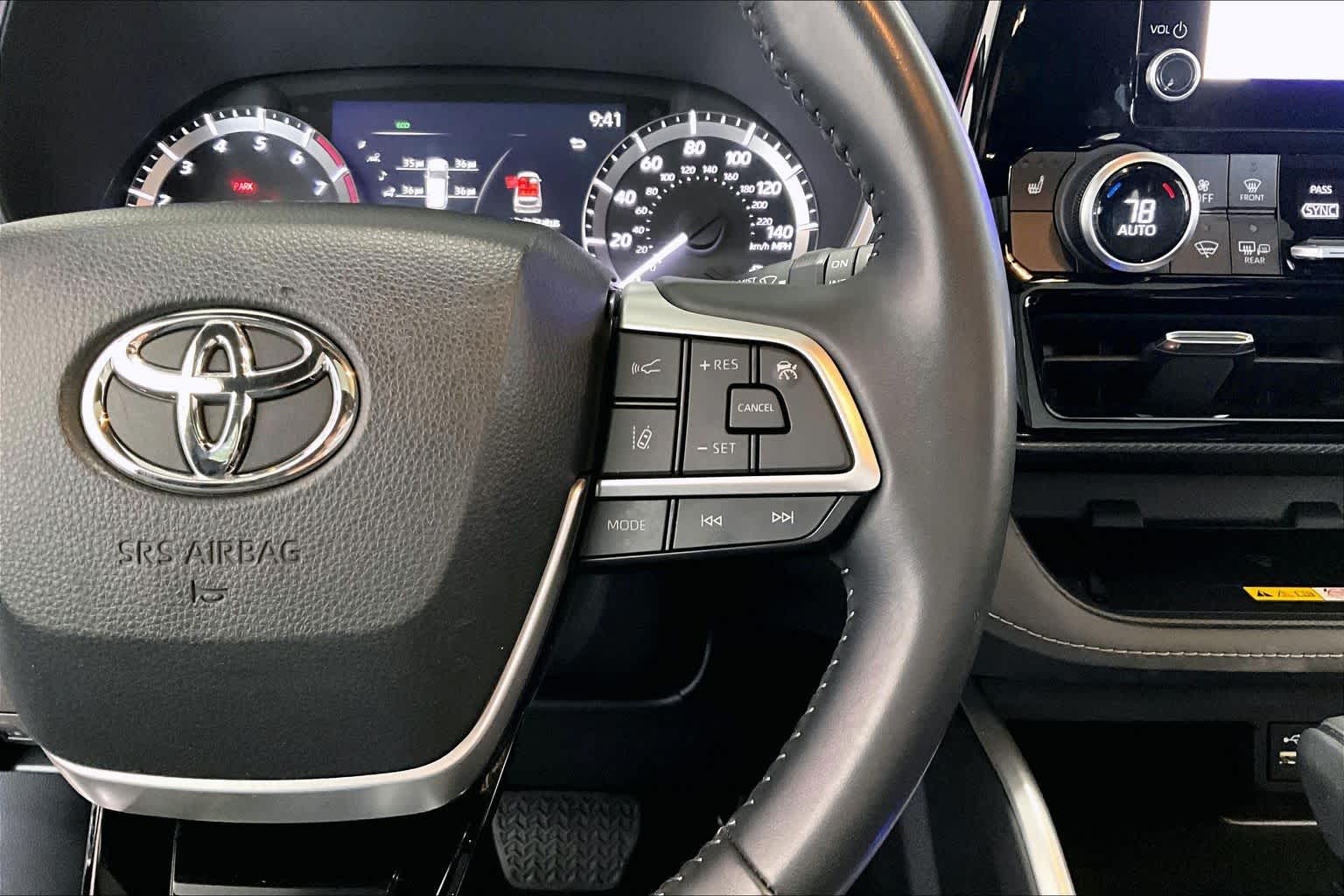 Thumbnail: 2023 Toyota Highlander - 22