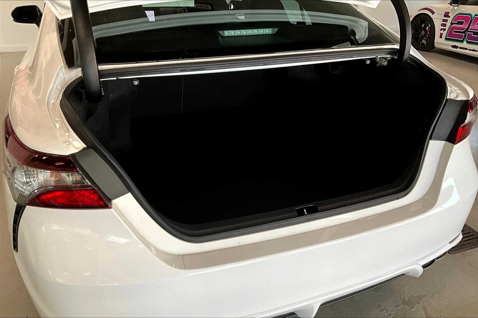 Thumbnail: 2023 Toyota Camry - 17