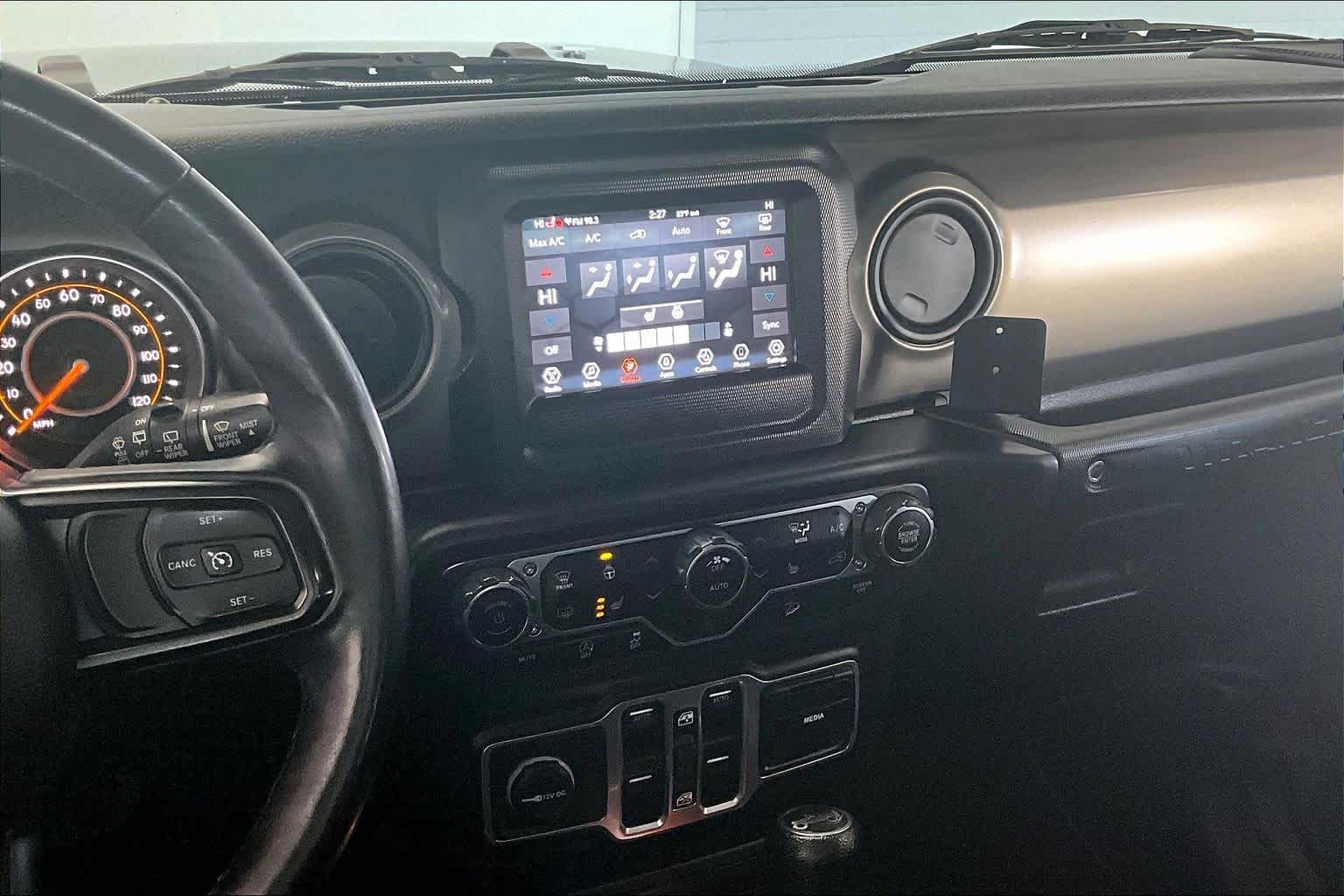 Thumbnail: 2018 Jeep Wrangler - 12