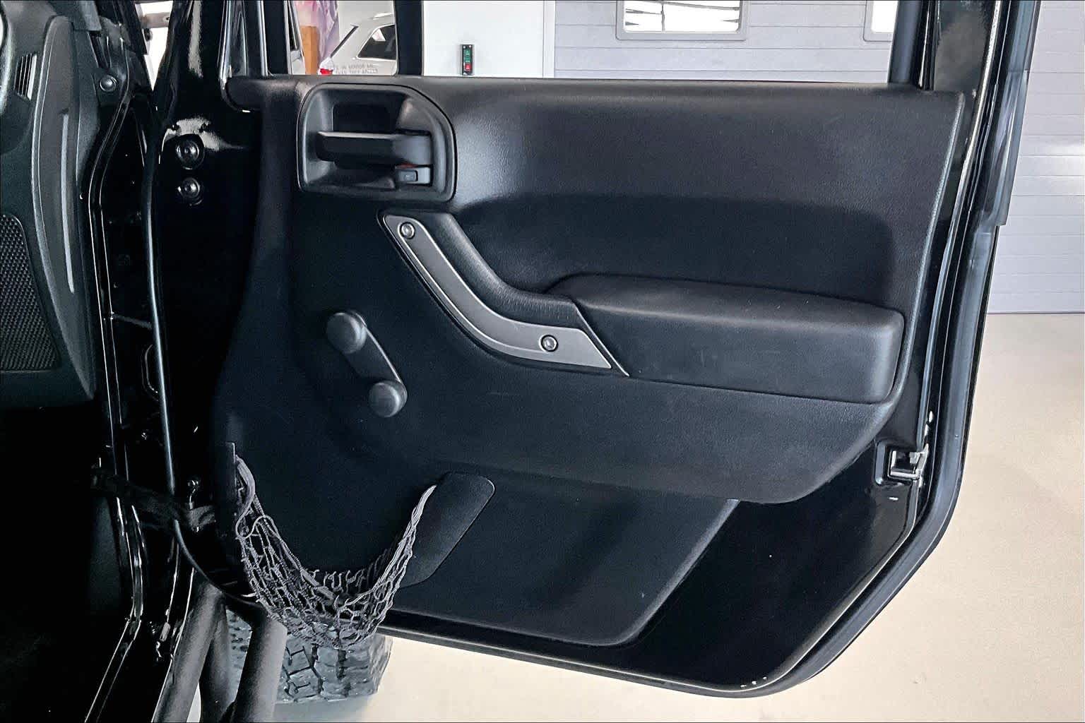 Thumbnail: 2014 Jeep Wrangler - 23