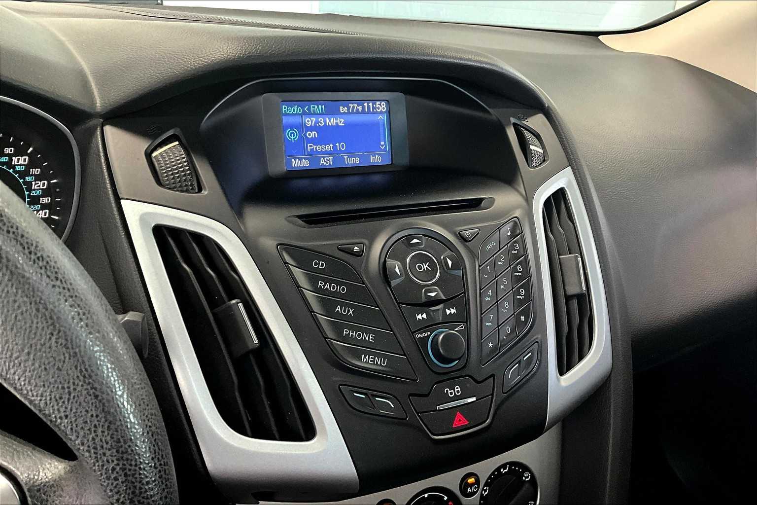 Thumbnail: 2012 Ford Focus - 23