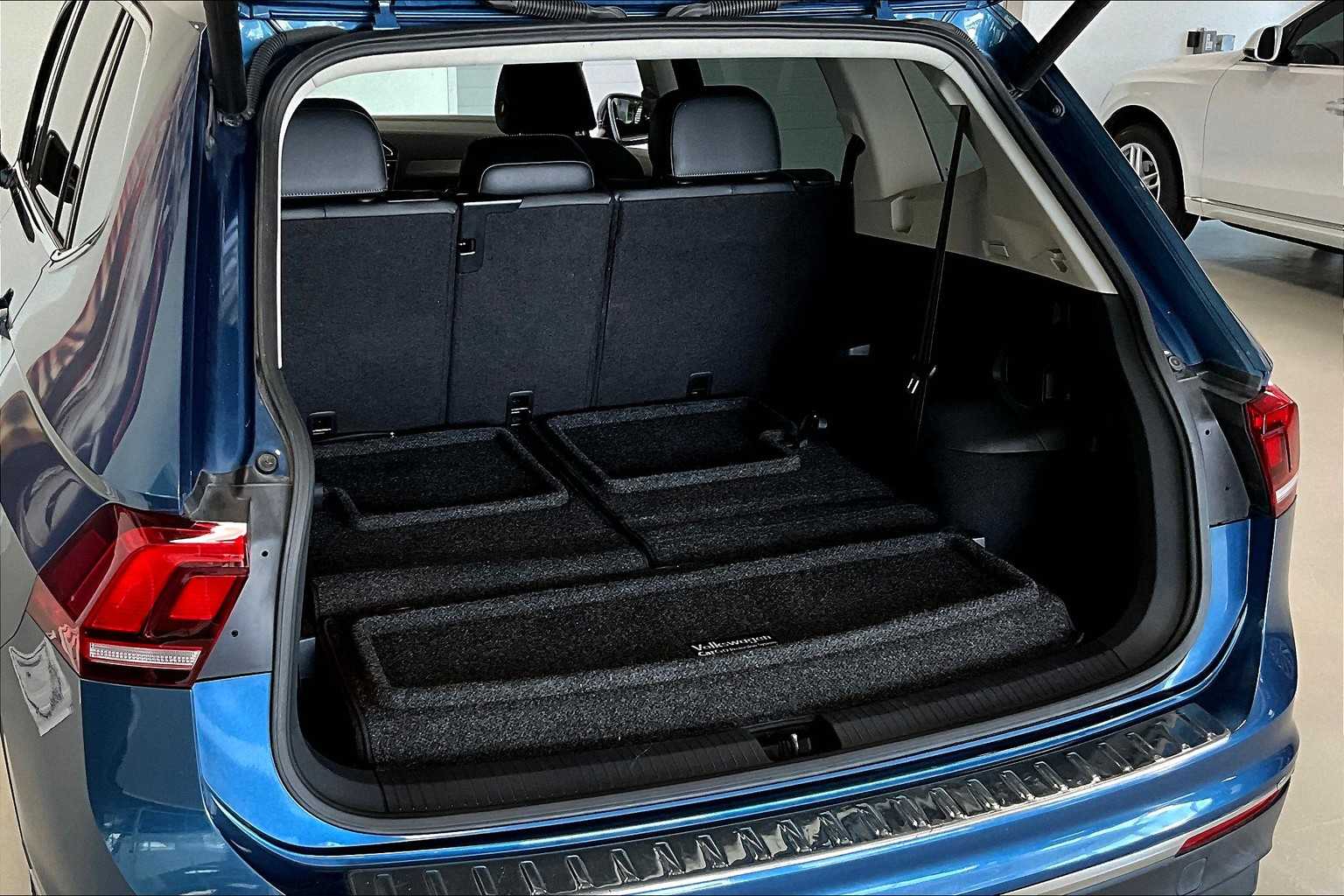 Thumbnail: 2019 Volkswagen Tiguan - 16