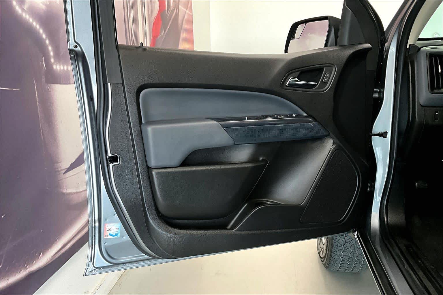 Thumbnail: 2021 Chevrolet Colorado - 24