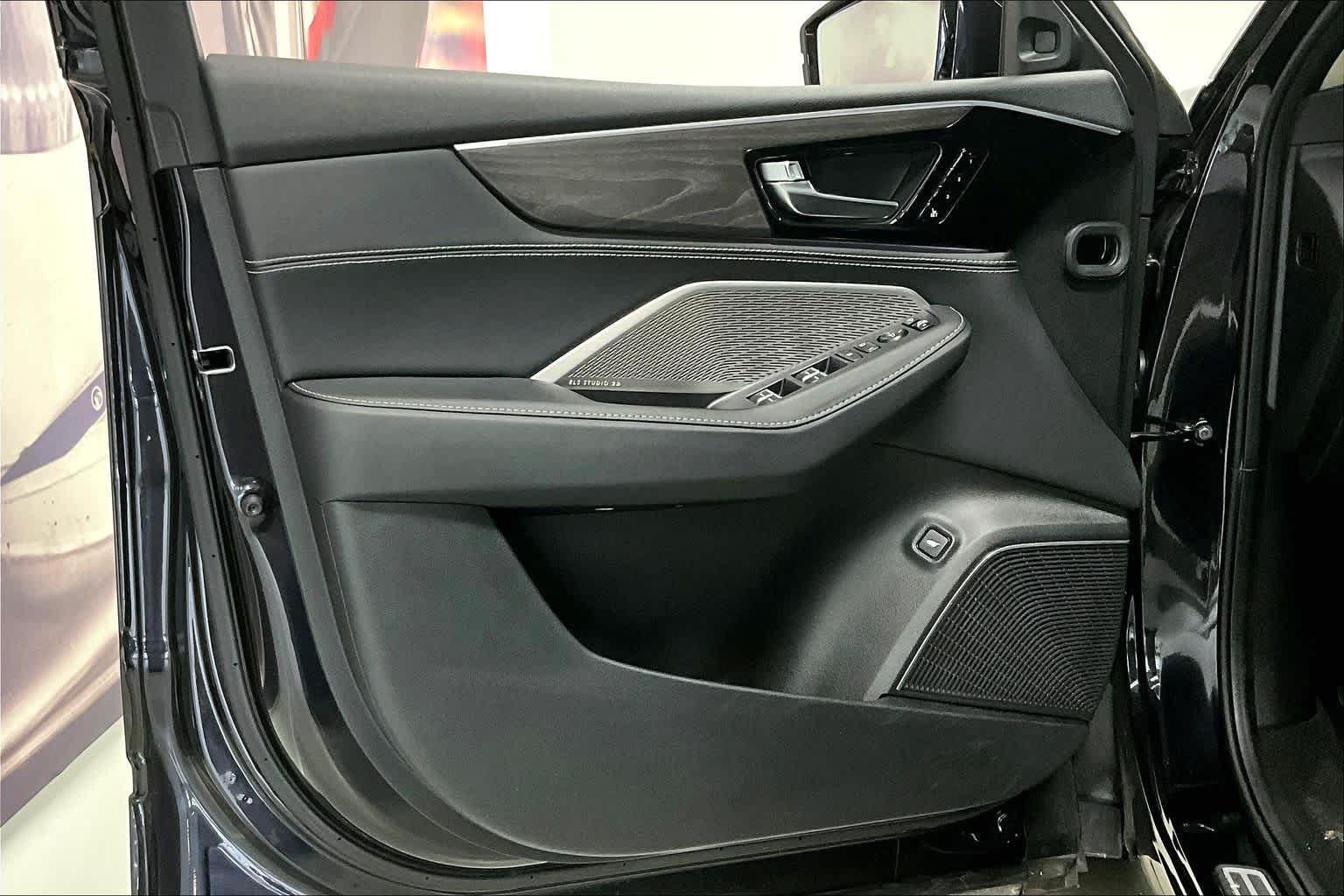 Thumbnail: 2024 Acura MDX - 24