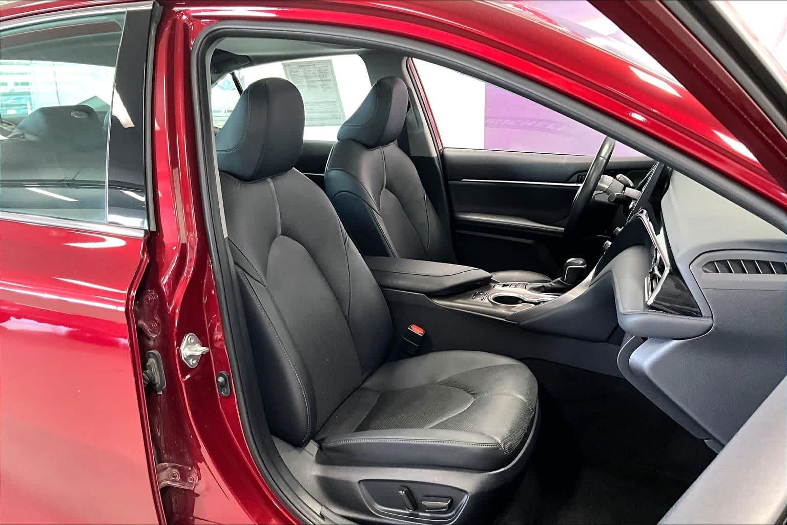 Thumbnail: 2022 Toyota Camry - 11