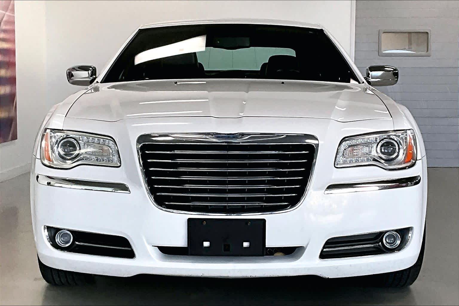 Thumbnail: 2011 Chrysler 300 - 6