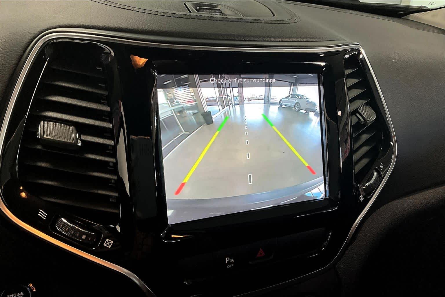 Thumbnail: 2020 Jeep Cherokee - 23