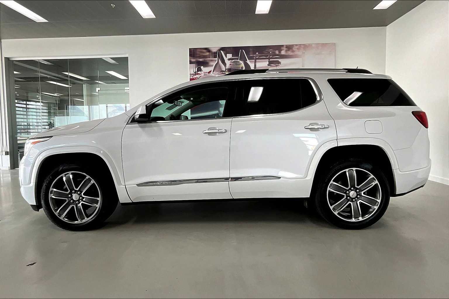 Thumbnail: 2018 GMC Acadia - 3