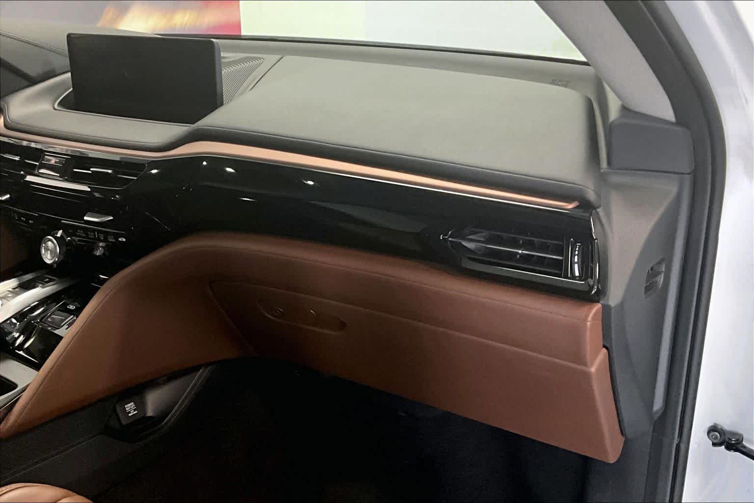 Thumbnail: 2022 Acura MDX - 20