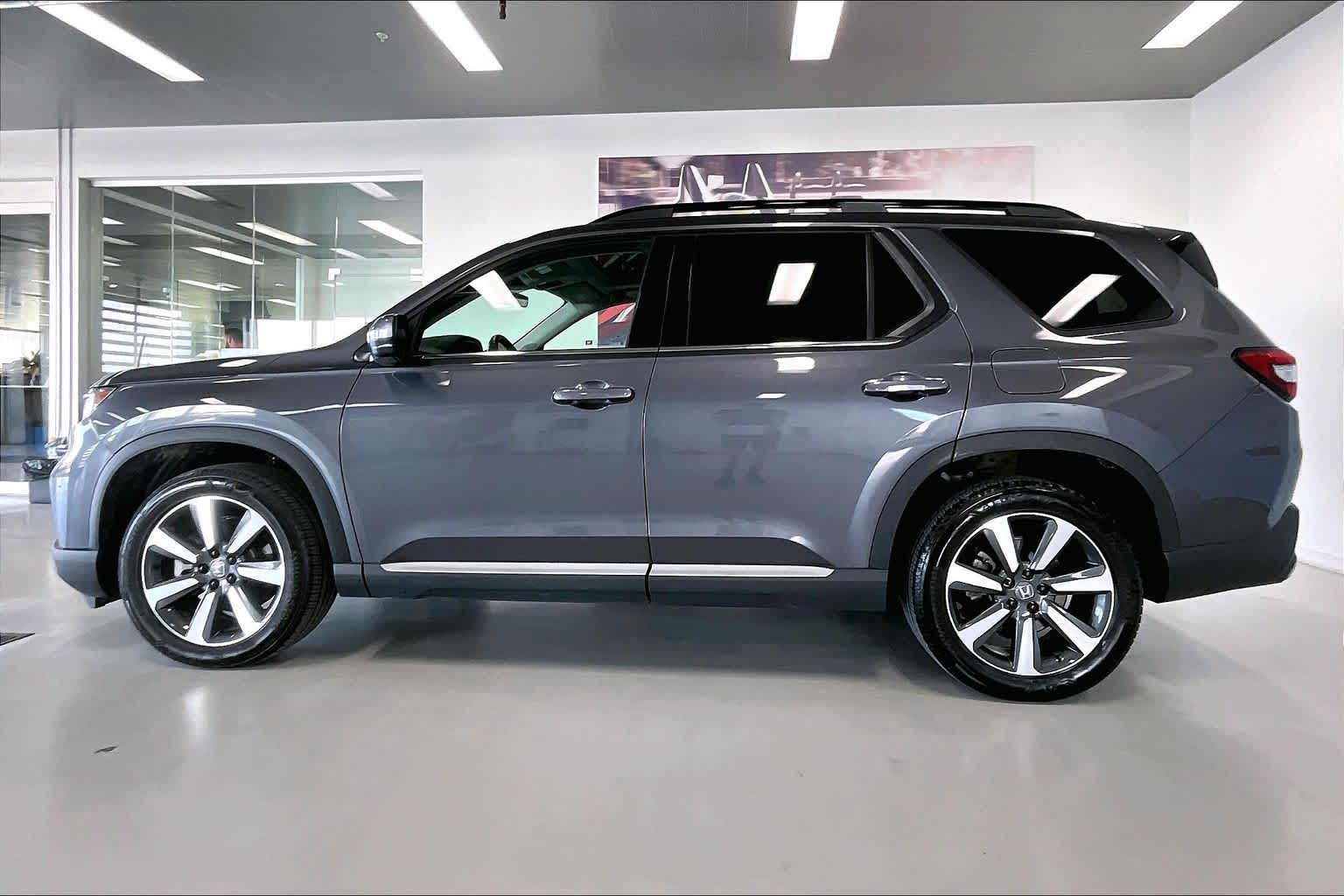 Thumbnail: 2025 Honda Pilot - 3