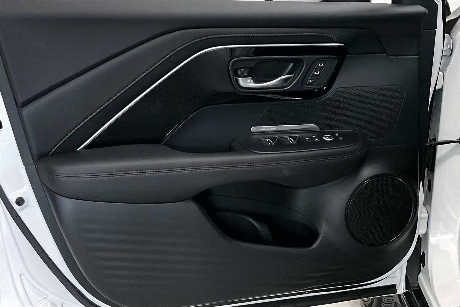 Thumbnail: 2025 Acura ADX - 25