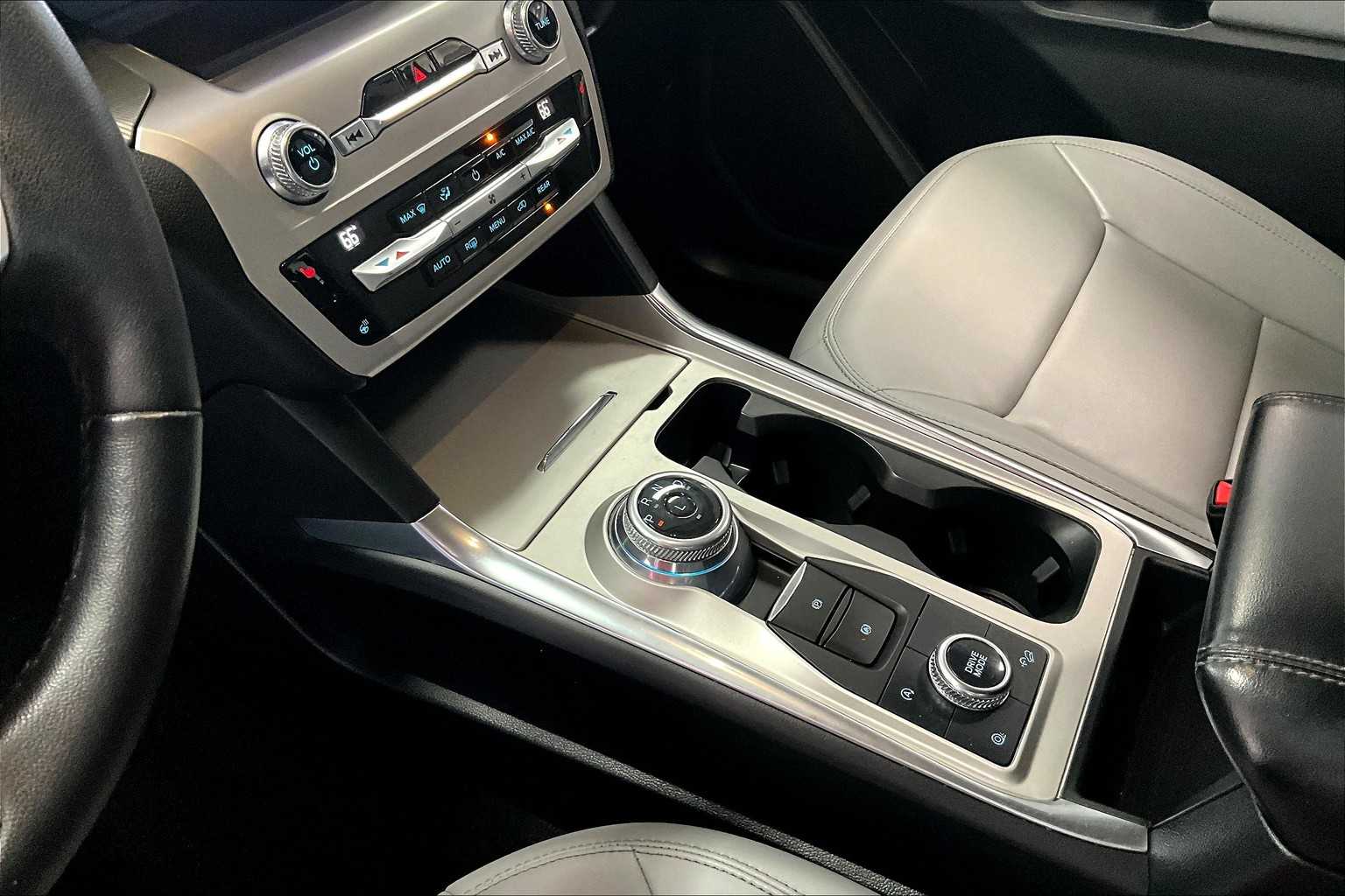 Thumbnail: 2021 Ford Explorer - 15