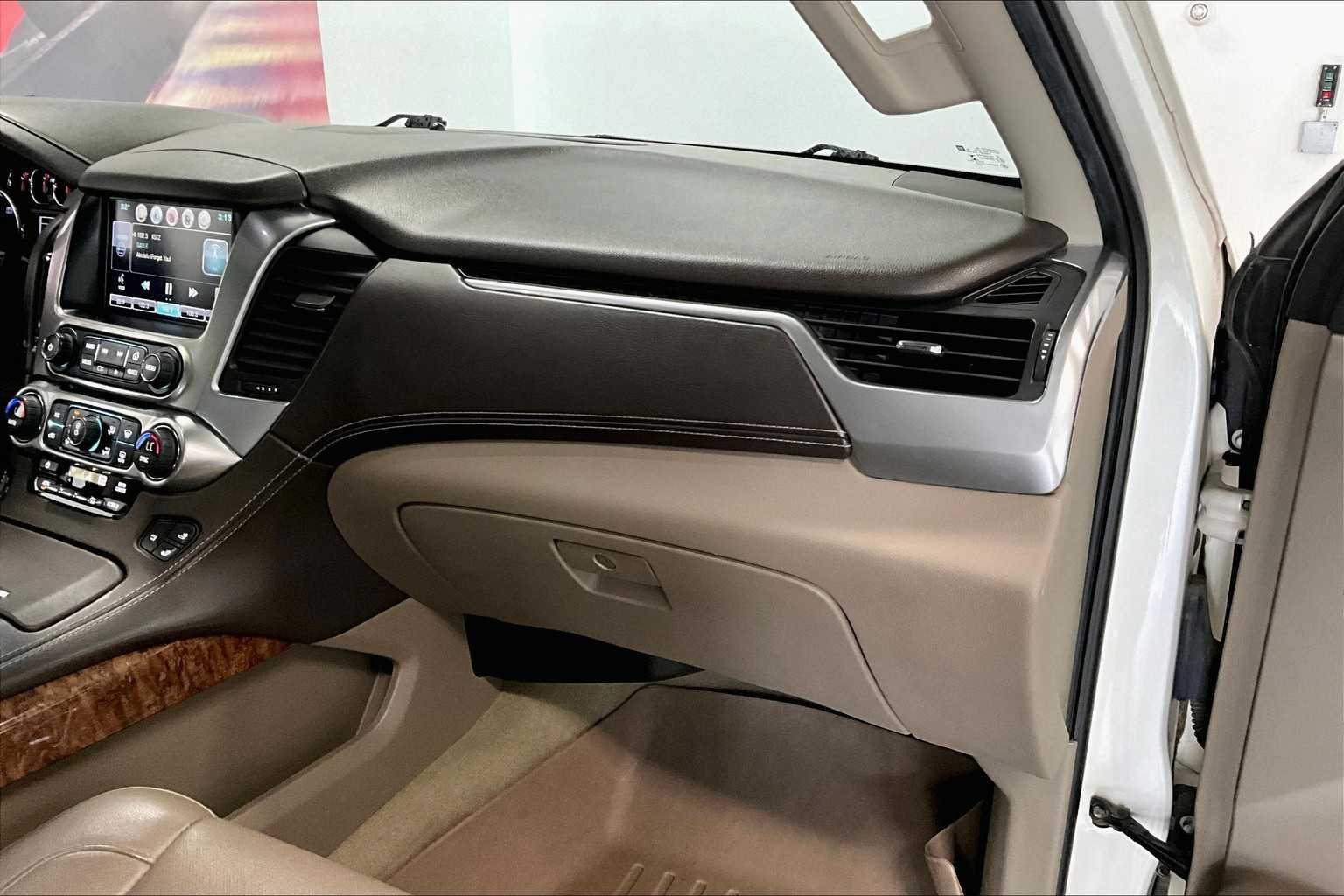 Thumbnail: 2015 Chevrolet Tahoe - 18