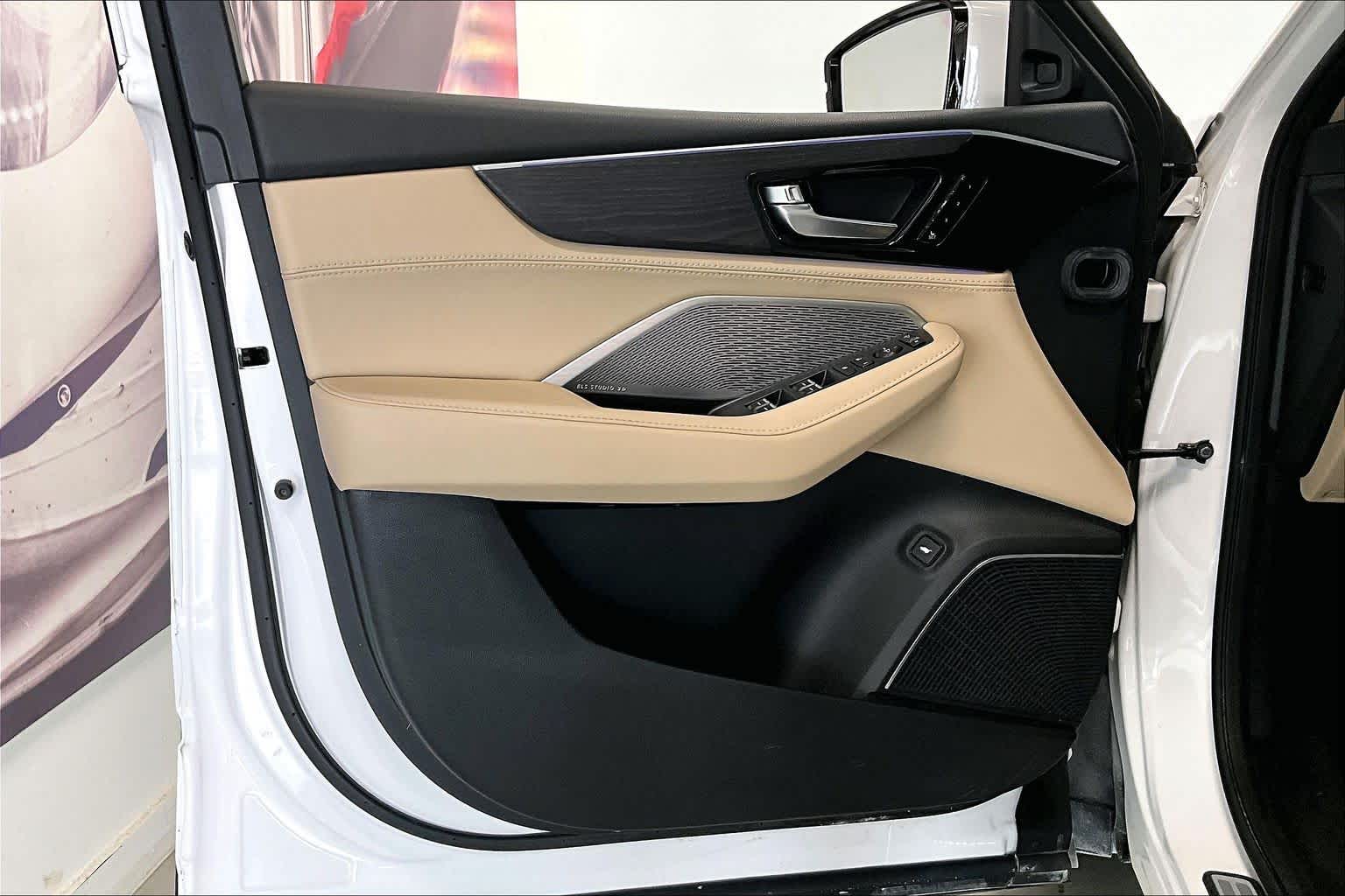 Thumbnail: 2023 Acura MDX - 25