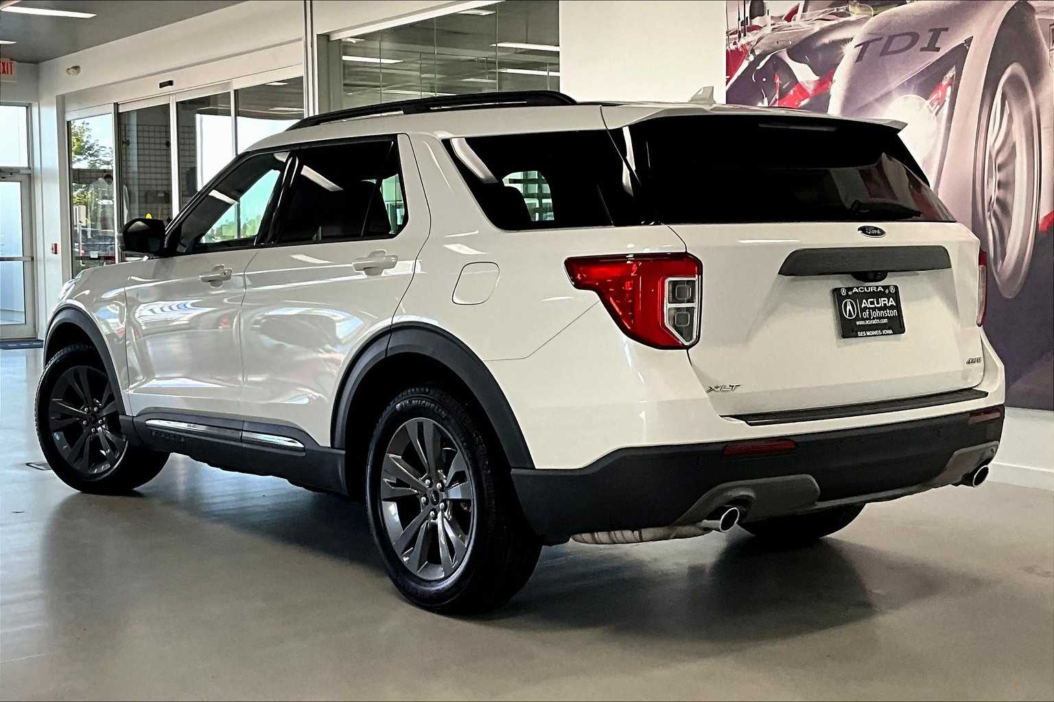 Thumbnail: 2021 Ford Explorer - 4