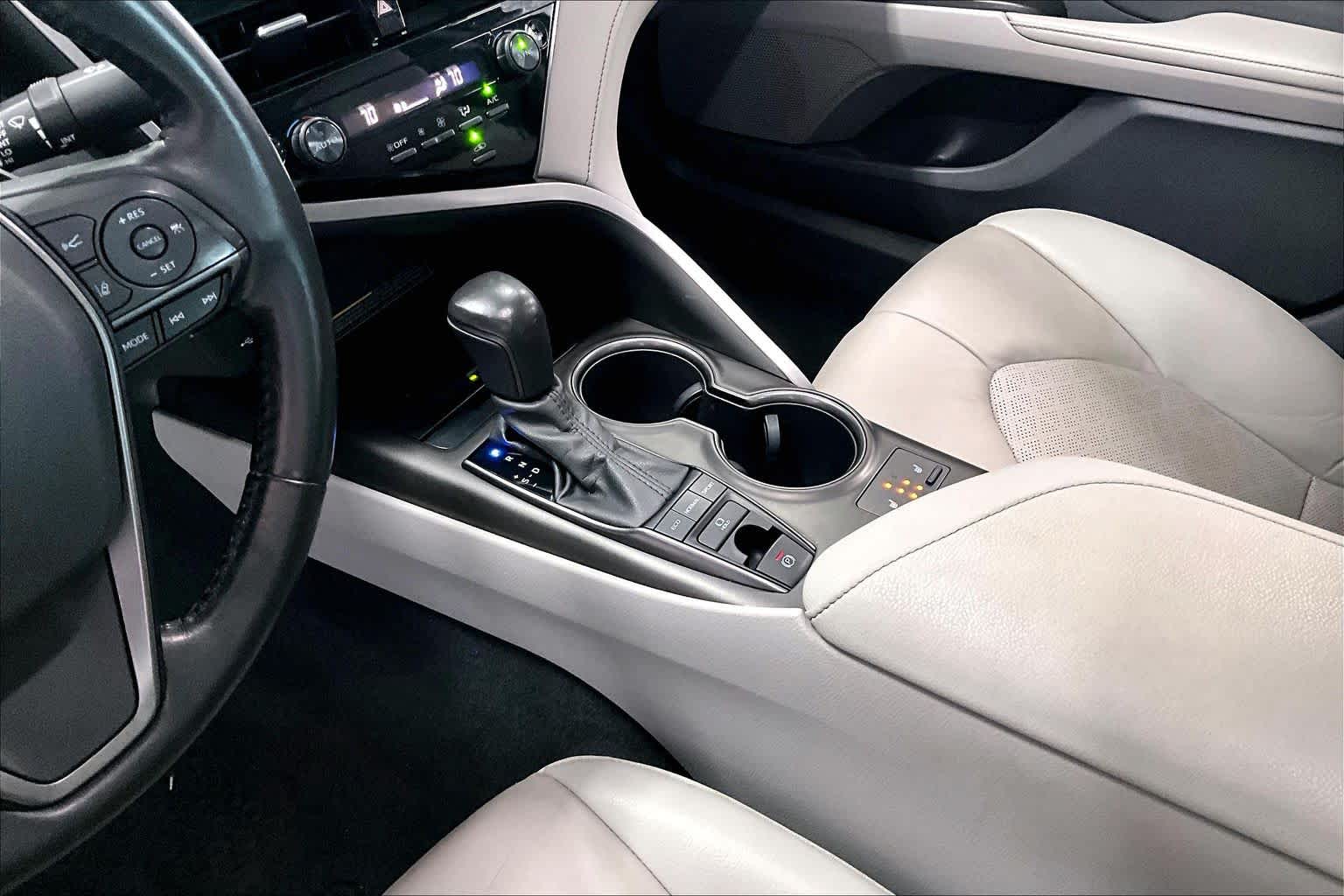 Thumbnail: 2021 Toyota Camry - 14